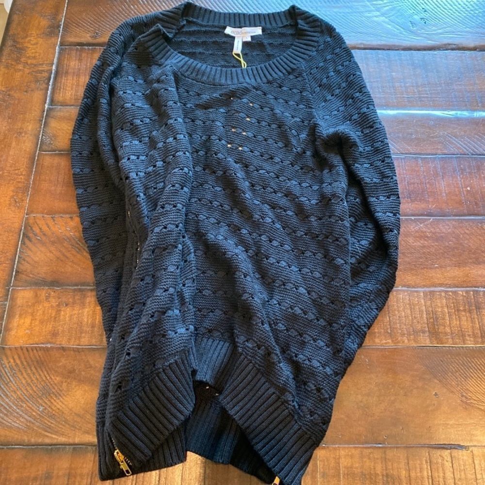 NWT bcbgeneration large black sweater‎